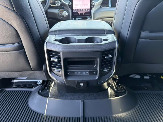 2026 Diamond Black Crystal Pearlcoat Ram 1500 Laramie 4X4 Truck