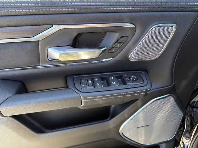 2026 Diamond Black Crystal Pearlcoat Ram 1500 Laramie 4X4 Truck