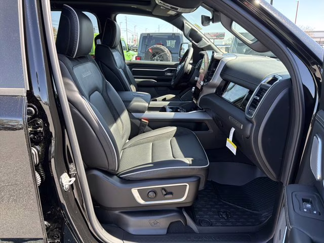 2026 Diamond Black Crystal Pearlcoat Ram 1500 Laramie 4X4 Truck