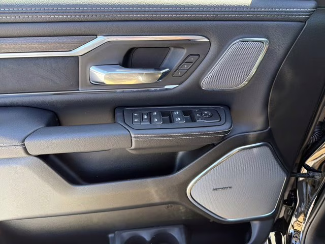 2026 Diamond Black Crystal Pearlcoat Ram 1500 Laramie 4X4 Truck