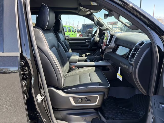 2026 Diamond Black Crystal Pearlcoat Ram 1500 Laramie 4X4 Truck