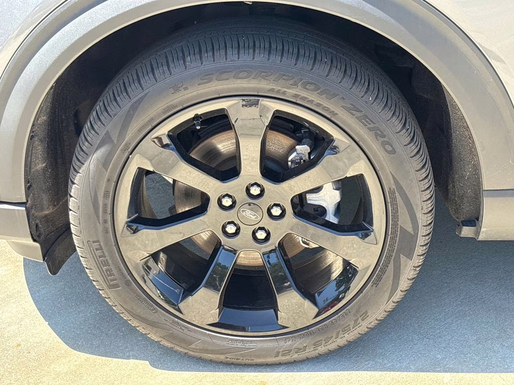 2022 Gray Metallic Ford Explorer ST-Line 4X4 SUV