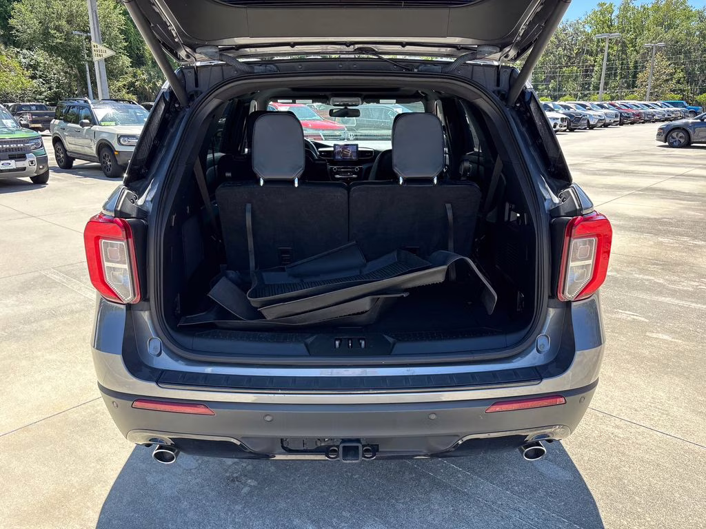 2022 Gray Metallic Ford Explorer ST-Line 4X4 SUV