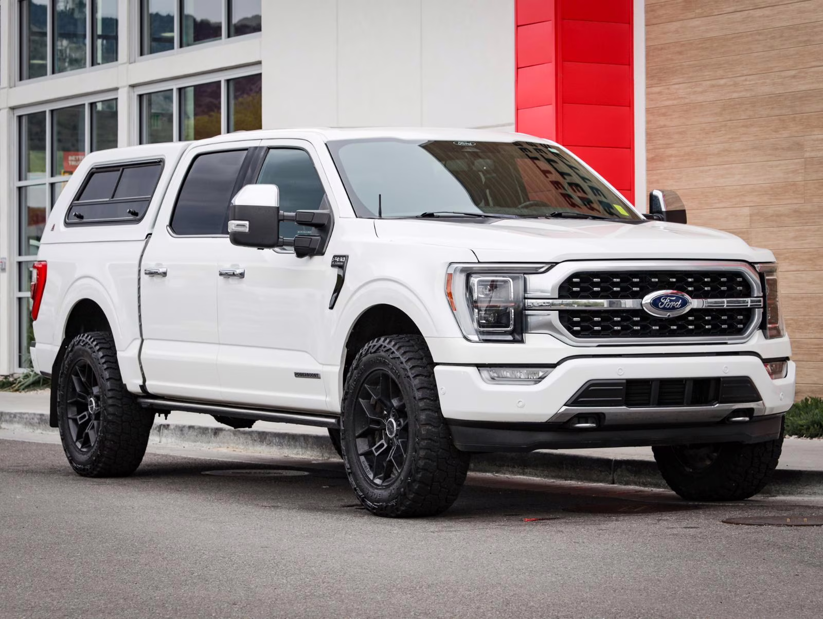 2021 Star White Metallic Tri-Coat Ford F-150 Platinum 4X4 Truck