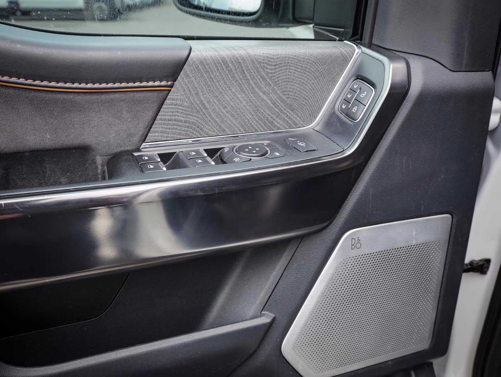 2021 Star White Metallic Tri-Coat Ford F-150 Platinum 4X4 Truck