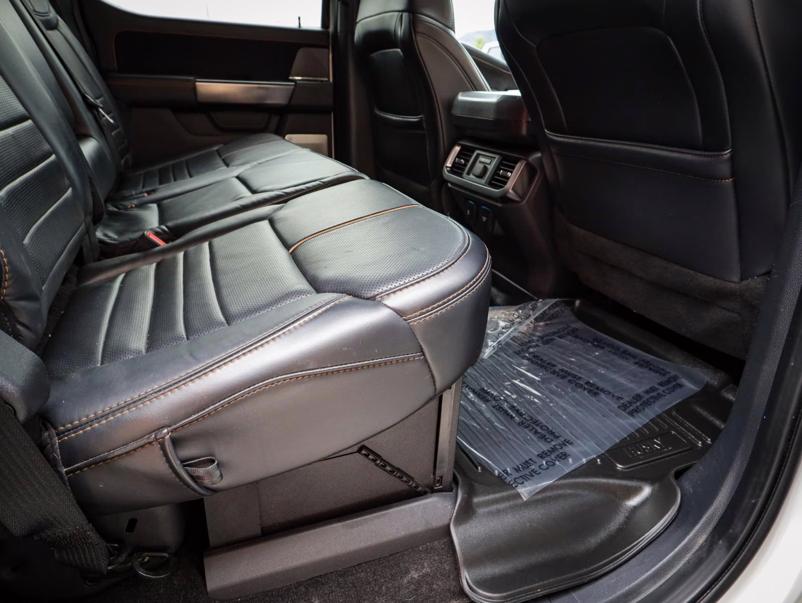 2021 Star White Metallic Tri-Coat Ford F-150 Platinum 4X4 Truck