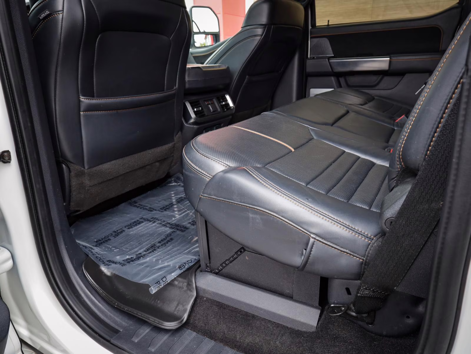 2021 Star White Metallic Tri-Coat Ford F-150 Platinum 4X4 Truck