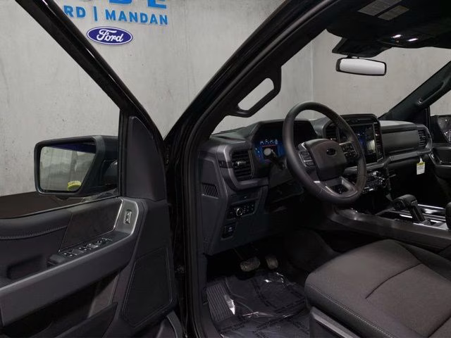 2026 Agate Black Metallic Ford F-150 XLT Black Appearance 4X4 Truck