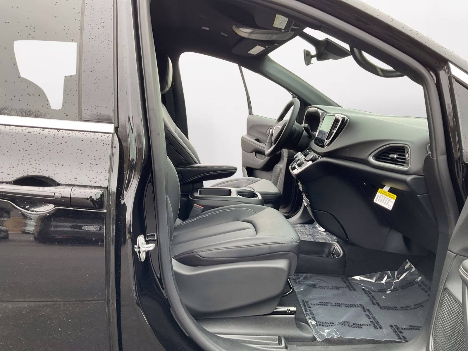 2026 Diamond Black Crystal Pearlcoat Chrysler Voyager LX FWD Van