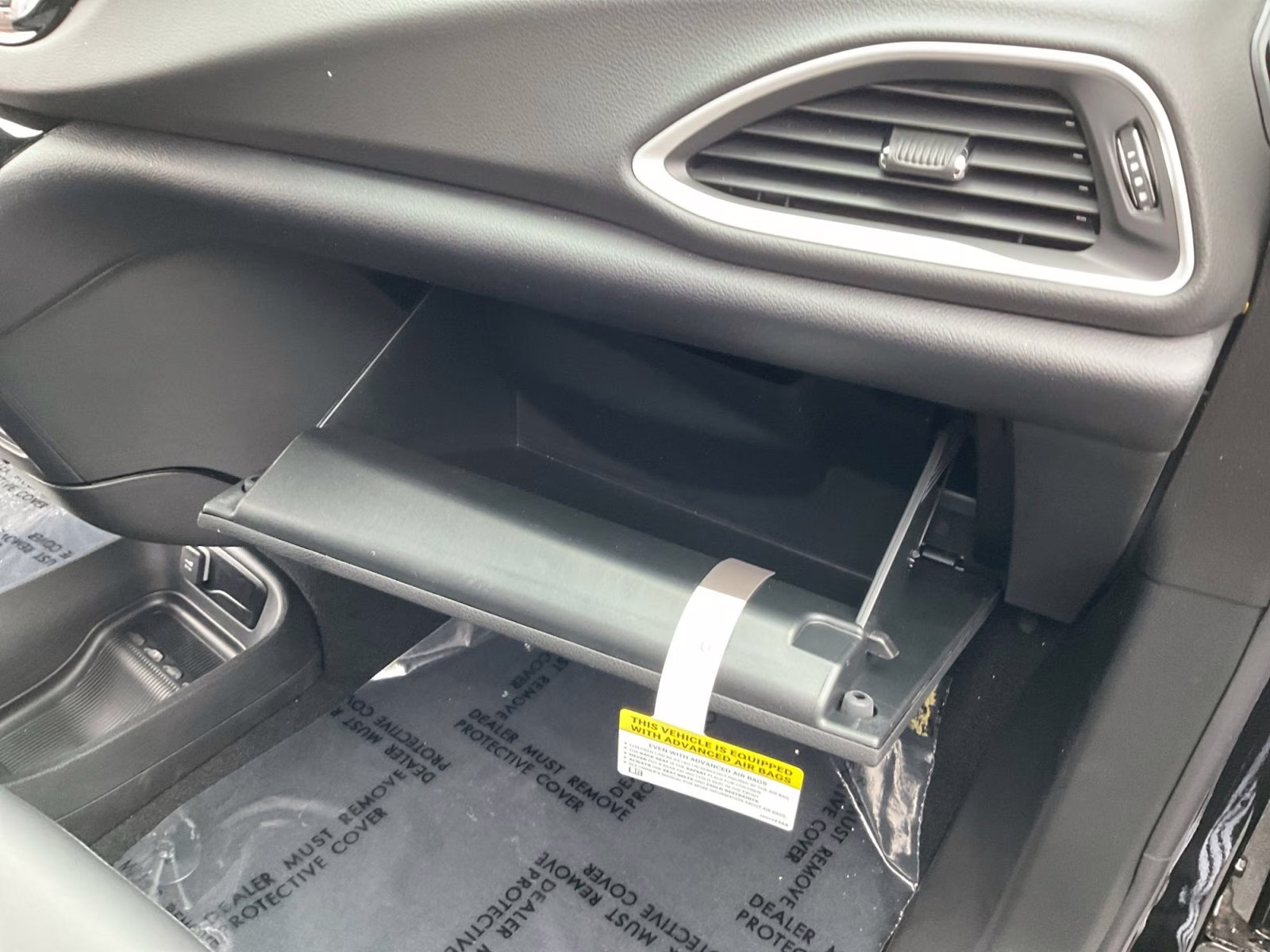 2026 Diamond Black Crystal Pearlcoat Chrysler Voyager LX FWD Van