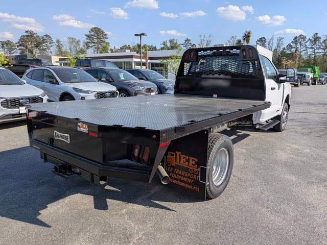 2026 Oxford White Ford Super Duty F-350 DRW XL 4X4 Truck