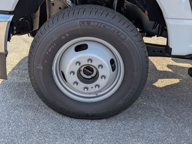 2026 Oxford White Ford Super Duty F-350 DRW XL 4X4 Truck