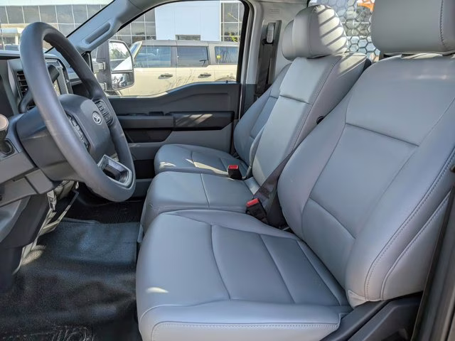 2026 Oxford White Ford Super Duty F-350 DRW XL 4X4 Truck