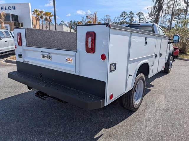 2026 Oxford White Ford Super Duty F-550 DRW XL 4X4 Truck