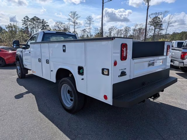 2026 Oxford White Ford Super Duty F-550 DRW XL 4X4 Truck