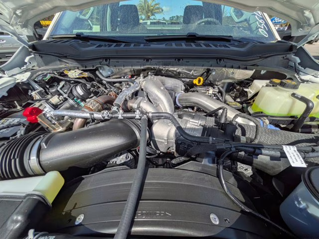 2026 Oxford White Ford Super Duty F-550 DRW XL 4X4 Truck