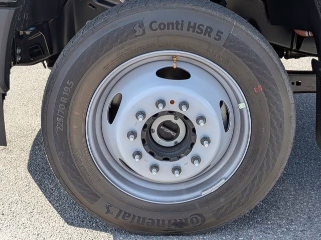 2026 Oxford White Ford Super Duty F-550 DRW XL 4X4 Truck