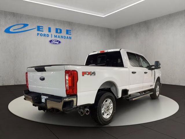 2026 Oxford White Ford Super Duty F-250 SRW XLT 4X4 Truck