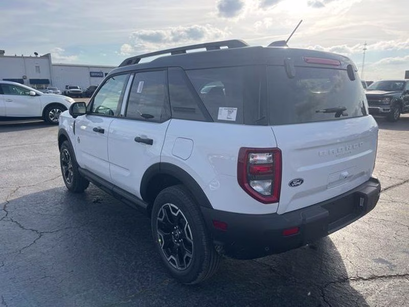 2026 Oxford White Ford Bronco Sport Outer Banks 4X4 SUV