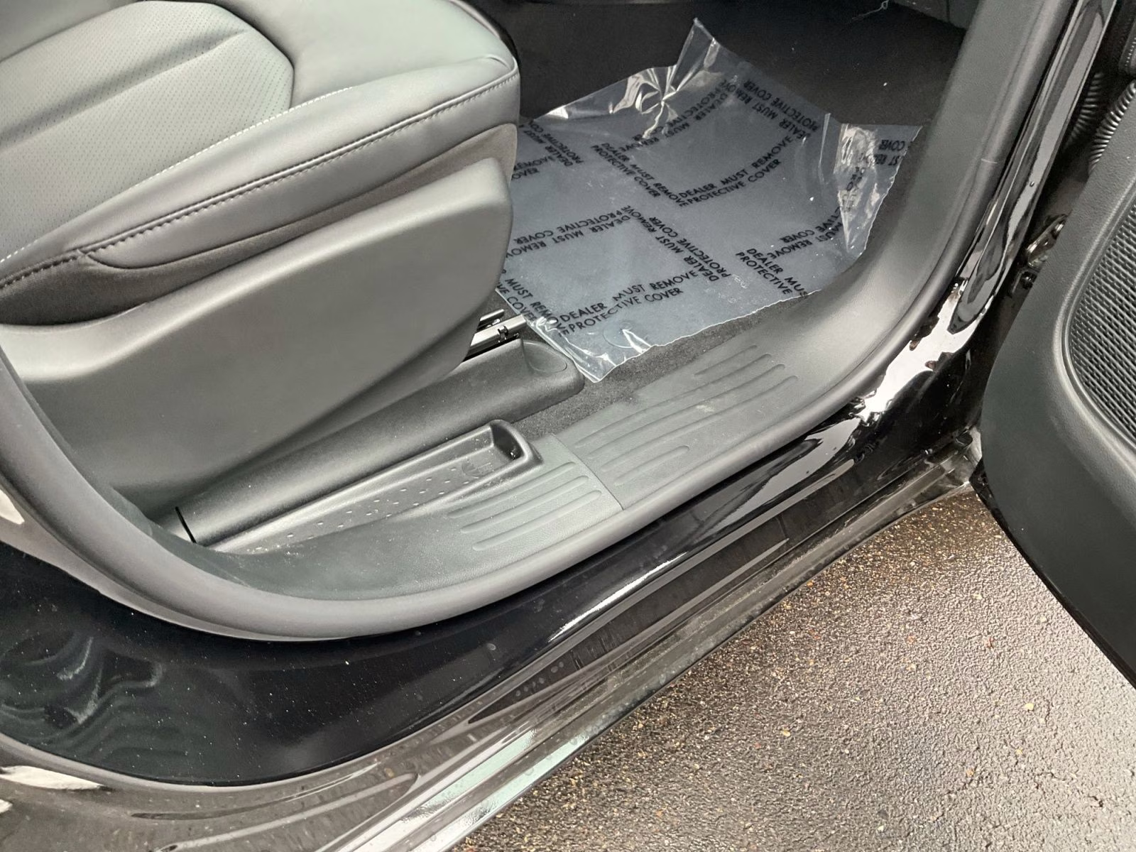 2026 Diamond Black Crystal Pearlcoat Chrysler Voyager LX FWD Van