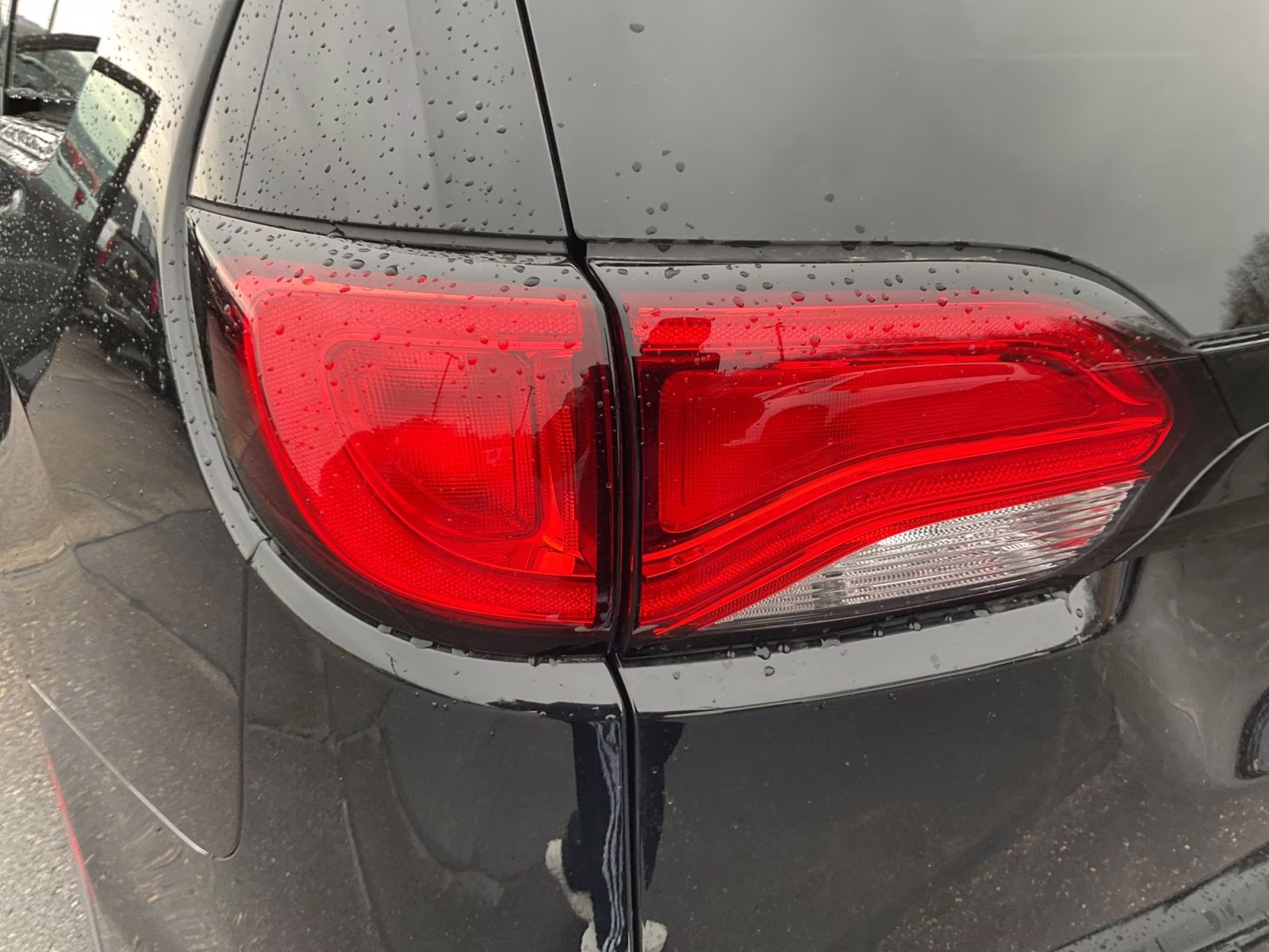 2026 Diamond Black Crystal Pearlcoat Chrysler Voyager LX FWD Van