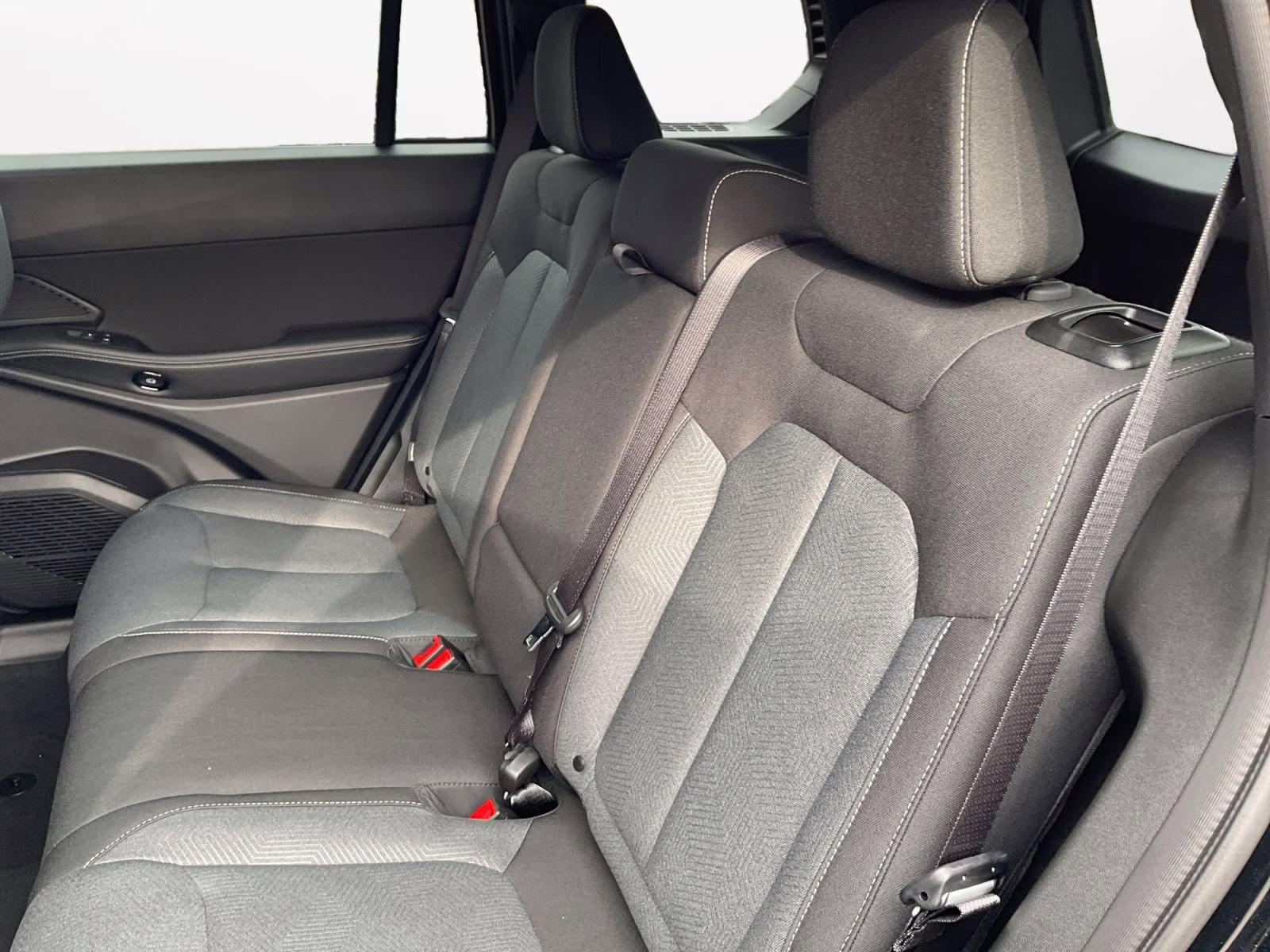 2026 Diamond Black Crystal Pearlcoat Jeep Cherokee Laredo 4X4 SUV