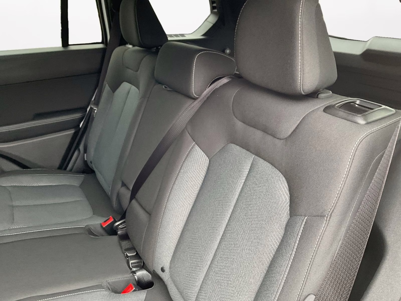 2026 Bright White Clearcoat Jeep Cherokee Laredo 4X4 SUV