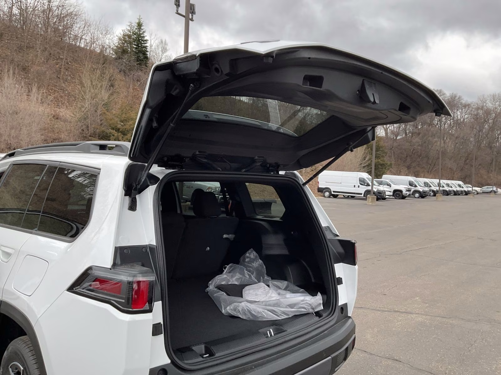 2026 Bright White Clearcoat Jeep Cherokee Laredo 4X4 SUV