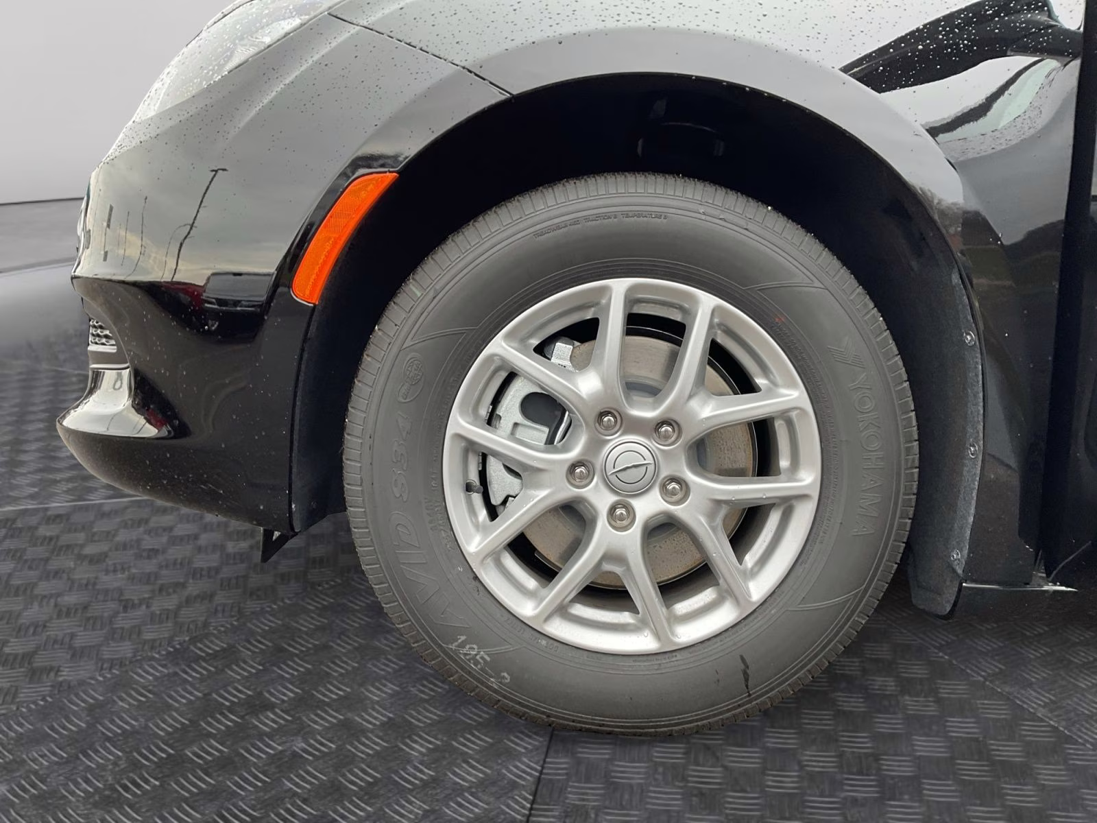 2026 Diamond Black Crystal Pearlcoat Chrysler Voyager LX FWD Van