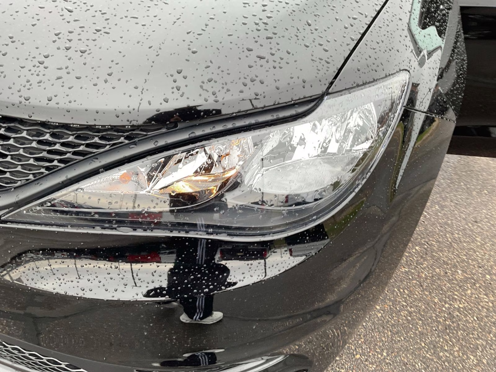 2026 Diamond Black Crystal Pearlcoat Chrysler Voyager LX FWD Van