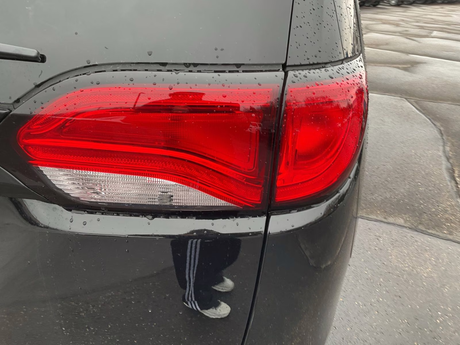 2026 Diamond Black Crystal Pearlcoat Chrysler Voyager LX FWD Van