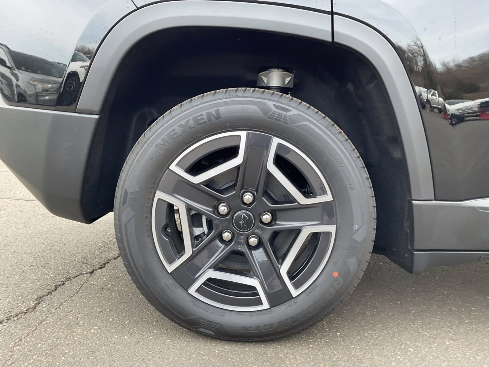 2026 Diamond Black Crystal Pearlcoat Jeep Cherokee Laredo 4X4 SUV