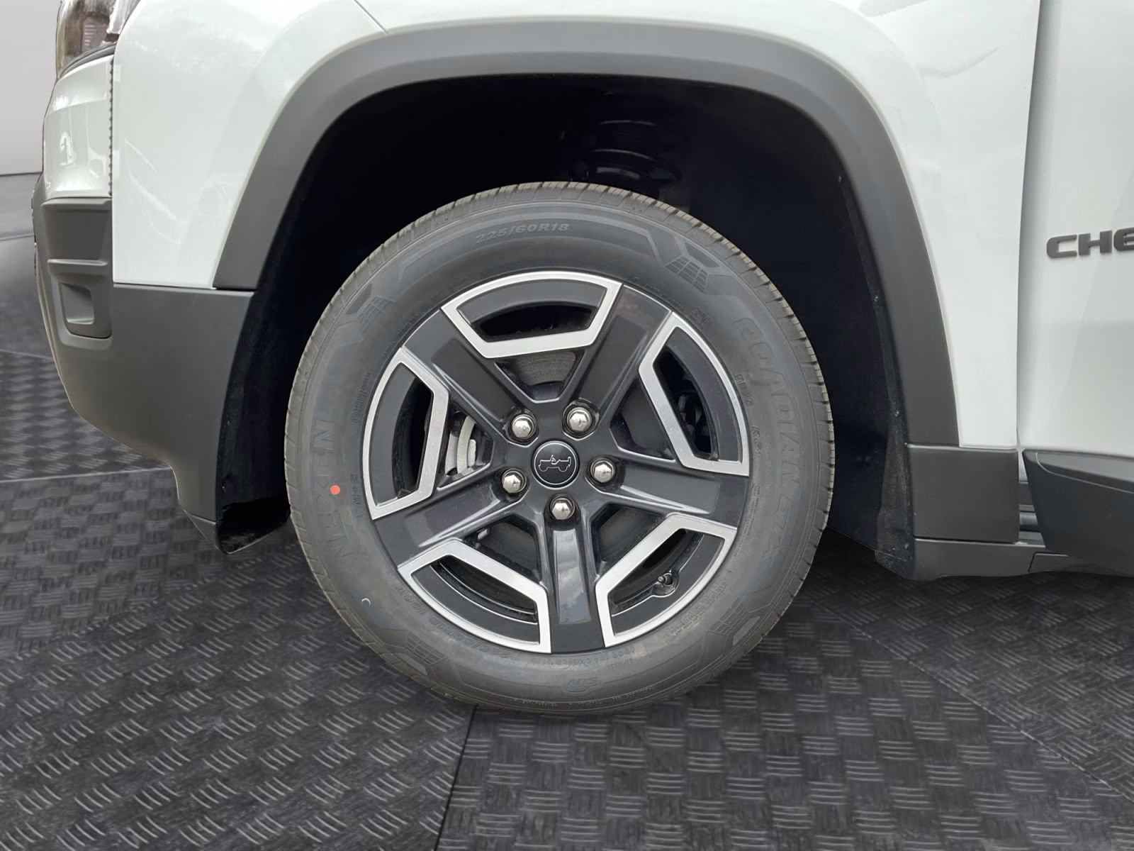 2026 Bright White Clearcoat Jeep Cherokee Laredo 4X4 SUV