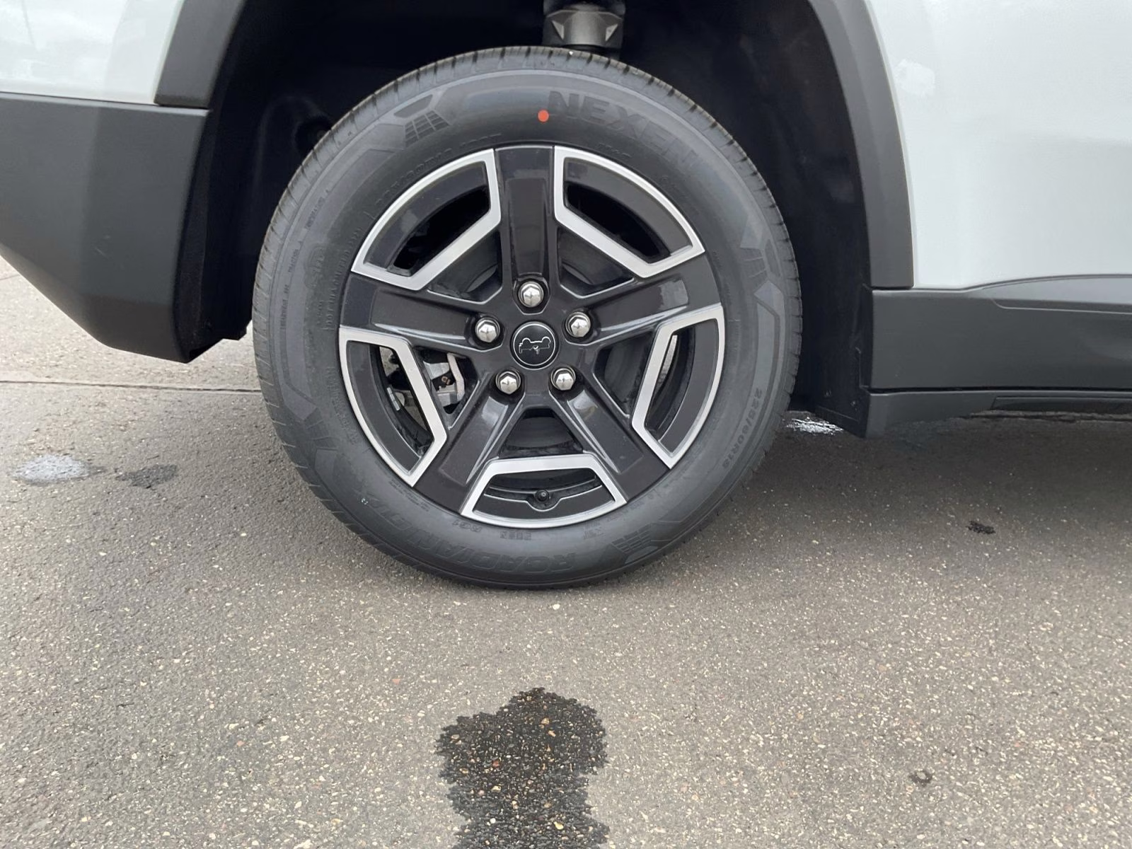 2026 Bright White Clearcoat Jeep Cherokee Laredo 4X4 SUV