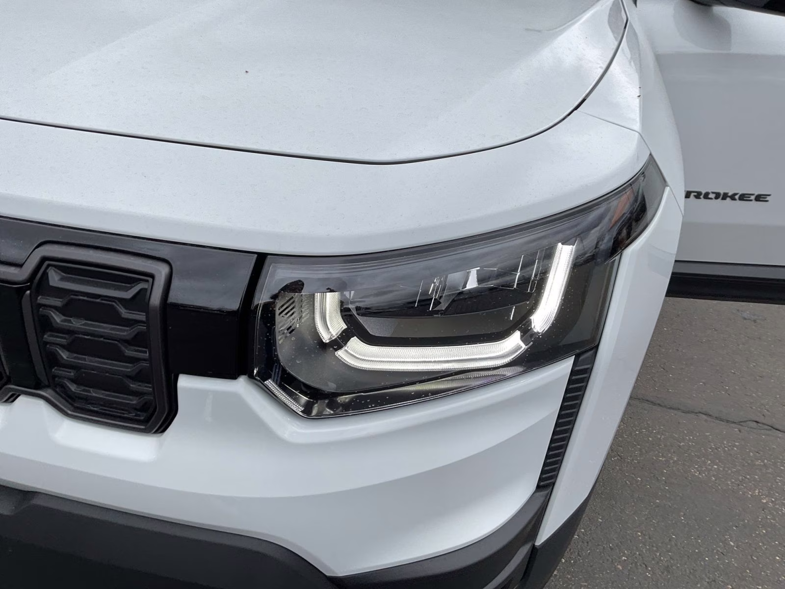 2026 Bright White Clearcoat Jeep Cherokee Laredo 4X4 SUV