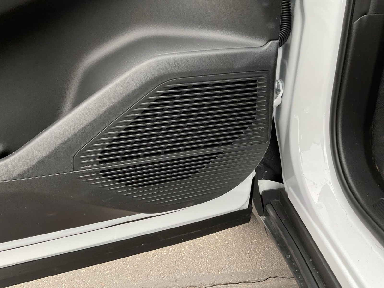 2026 Bright White Clearcoat Jeep Cherokee Laredo 4X4 SUV