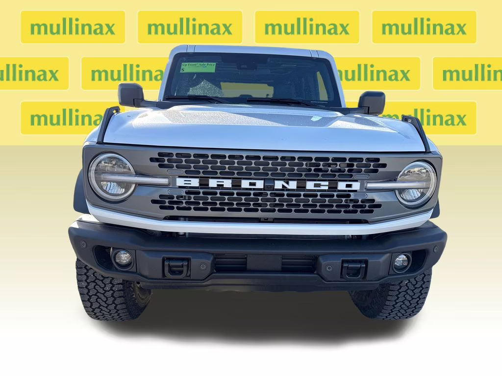 2026 Oxford White Ford Bronco Badlands 4X4 SUV