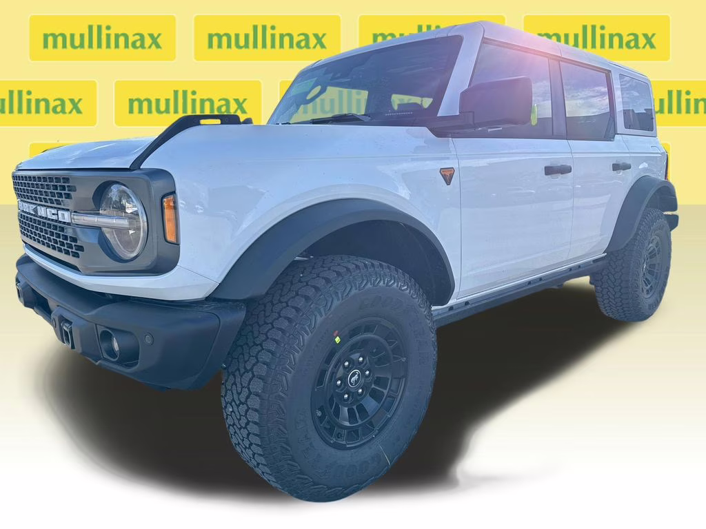 2026 Oxford White Ford Bronco Badlands 4X4 SUV