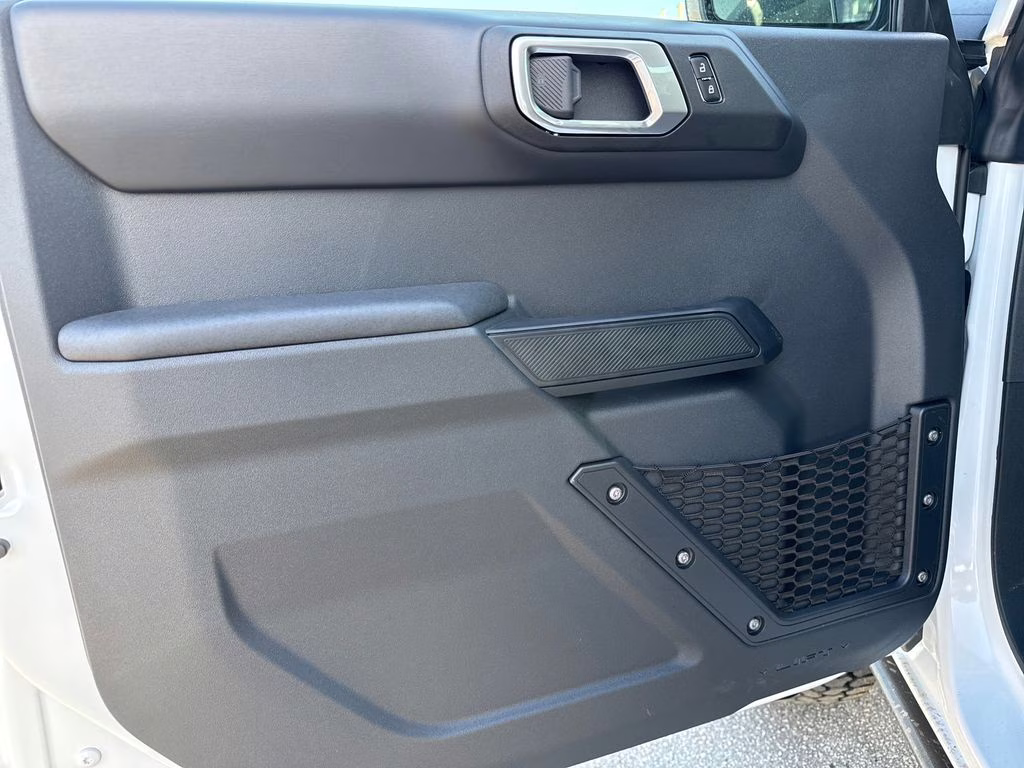 2026 Oxford White Ford Bronco Badlands 4X4 SUV