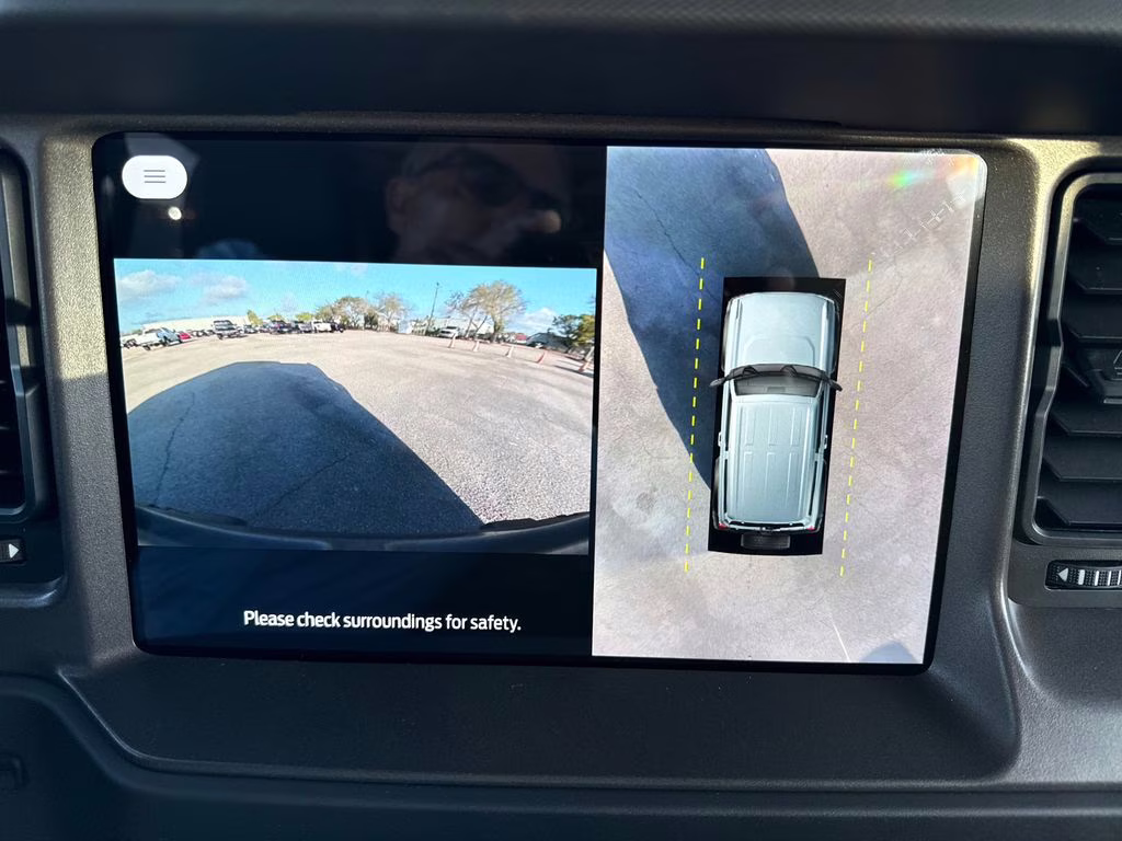 2026 Oxford White Ford Bronco Badlands 4X4 SUV