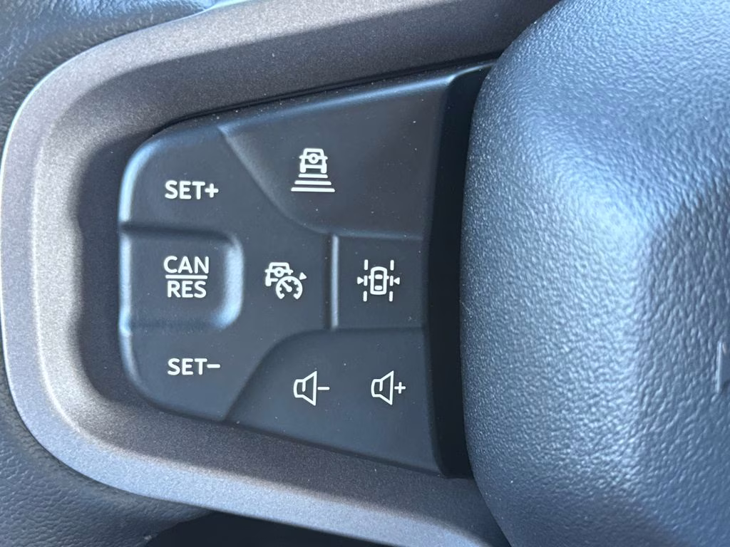 2026 Oxford White Ford Bronco Badlands 4X4 SUV