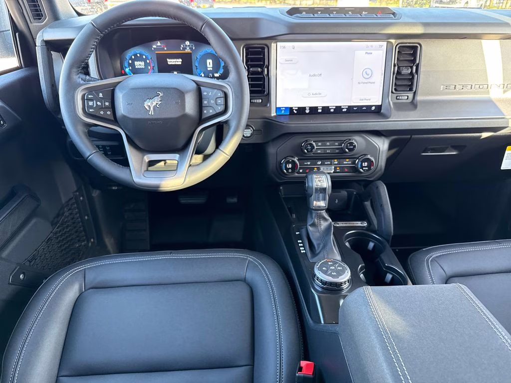 2026 Oxford White Ford Bronco Badlands 4X4 SUV