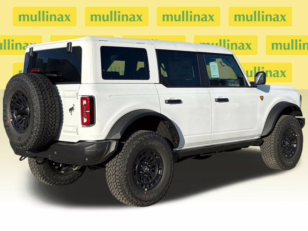 2026 Oxford White Ford Bronco Badlands 4X4 SUV