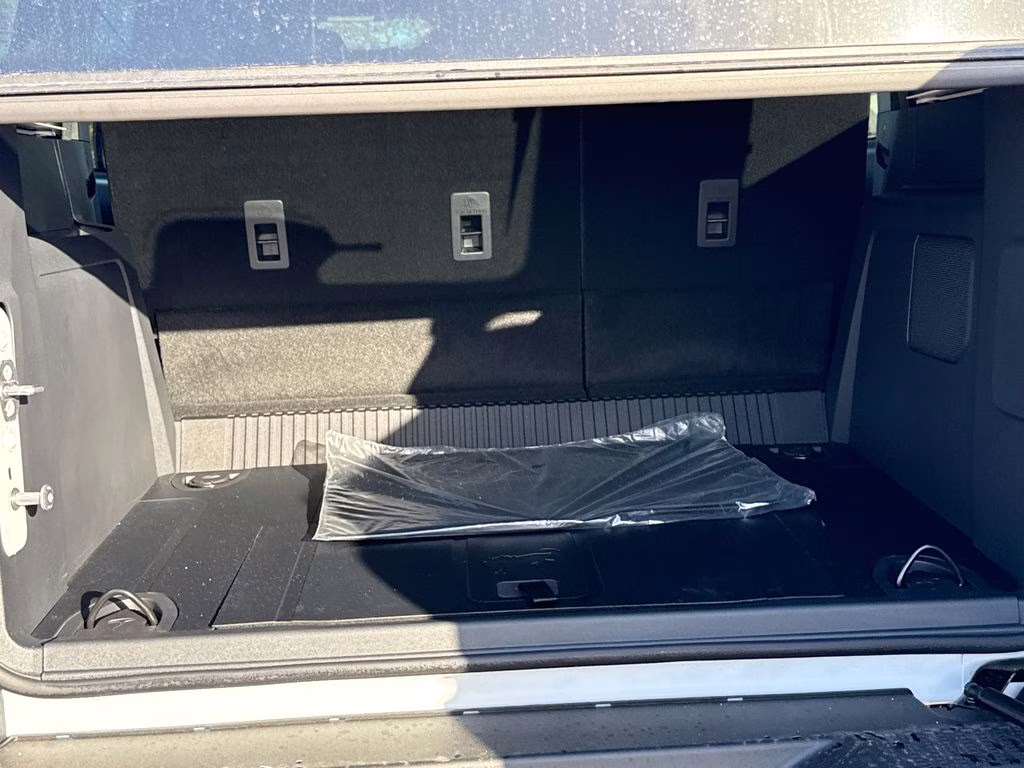 2026 Oxford White Ford Bronco Badlands 4X4 SUV