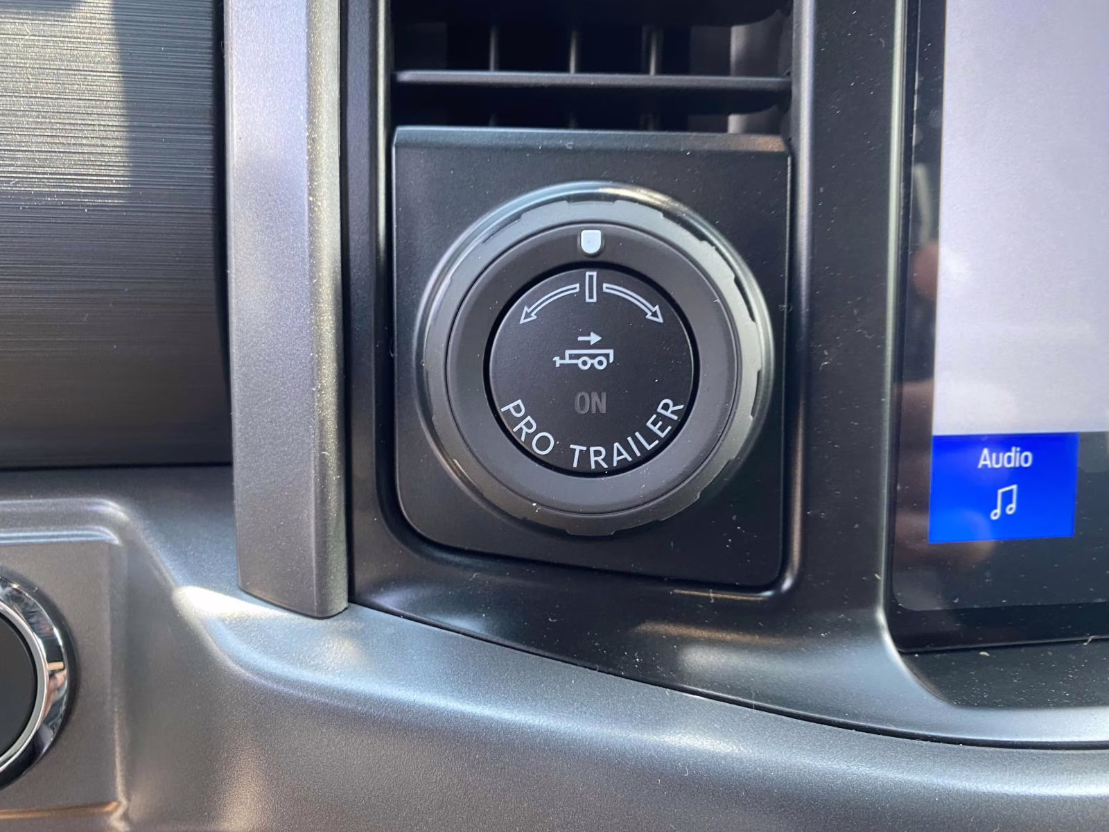 2025 Iconic Silver Metallic Ford F-150 XLT 4X4 Truck