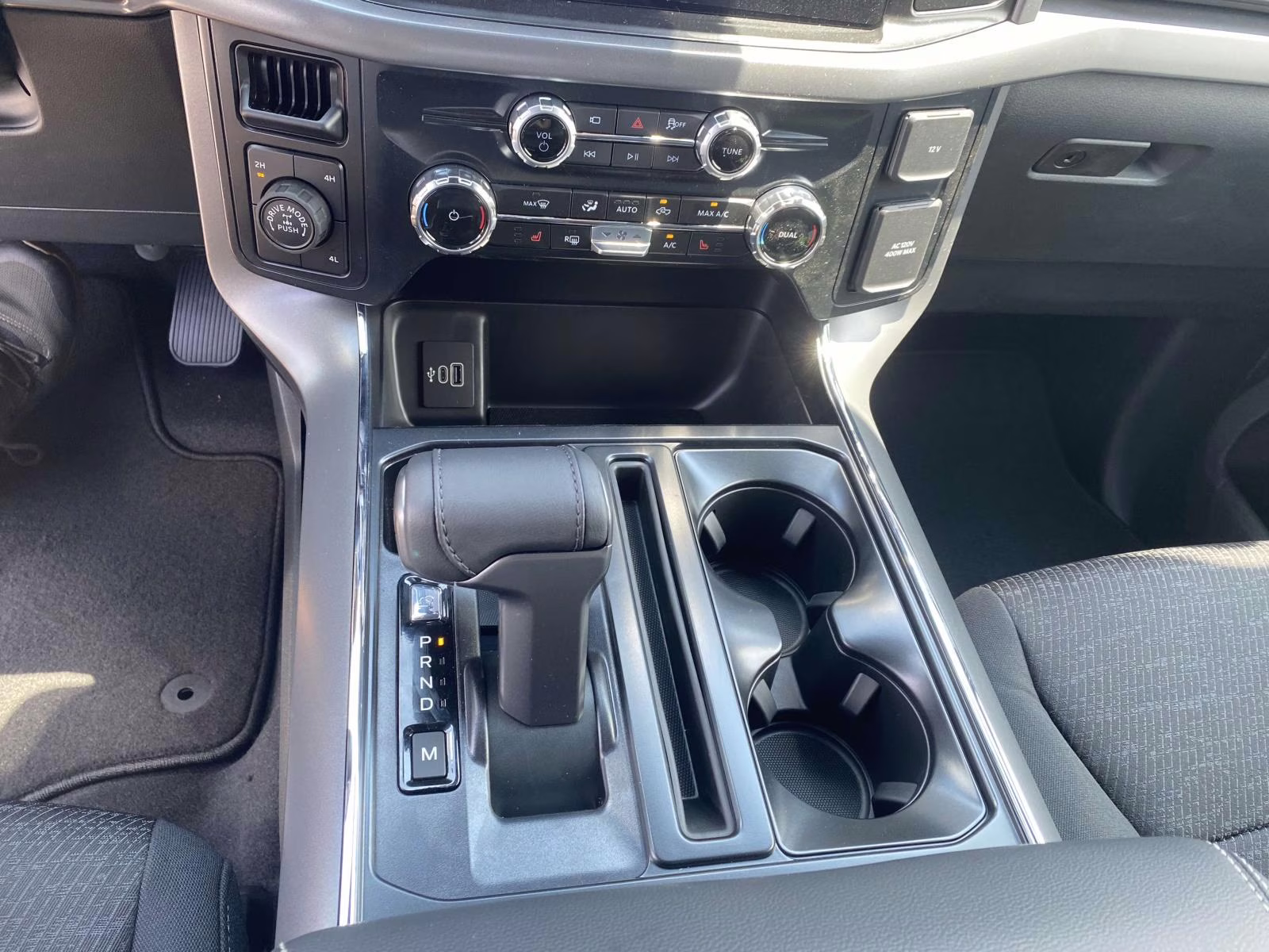 2025 Iconic Silver Metallic Ford F-150 XLT 4X4 Truck