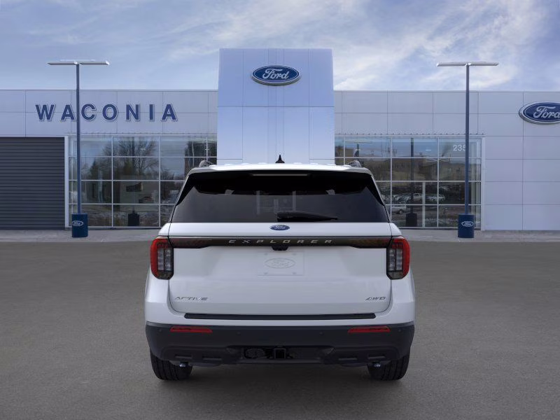 2026 Space White Metallic Ford Explorer Active 4X4 SUV