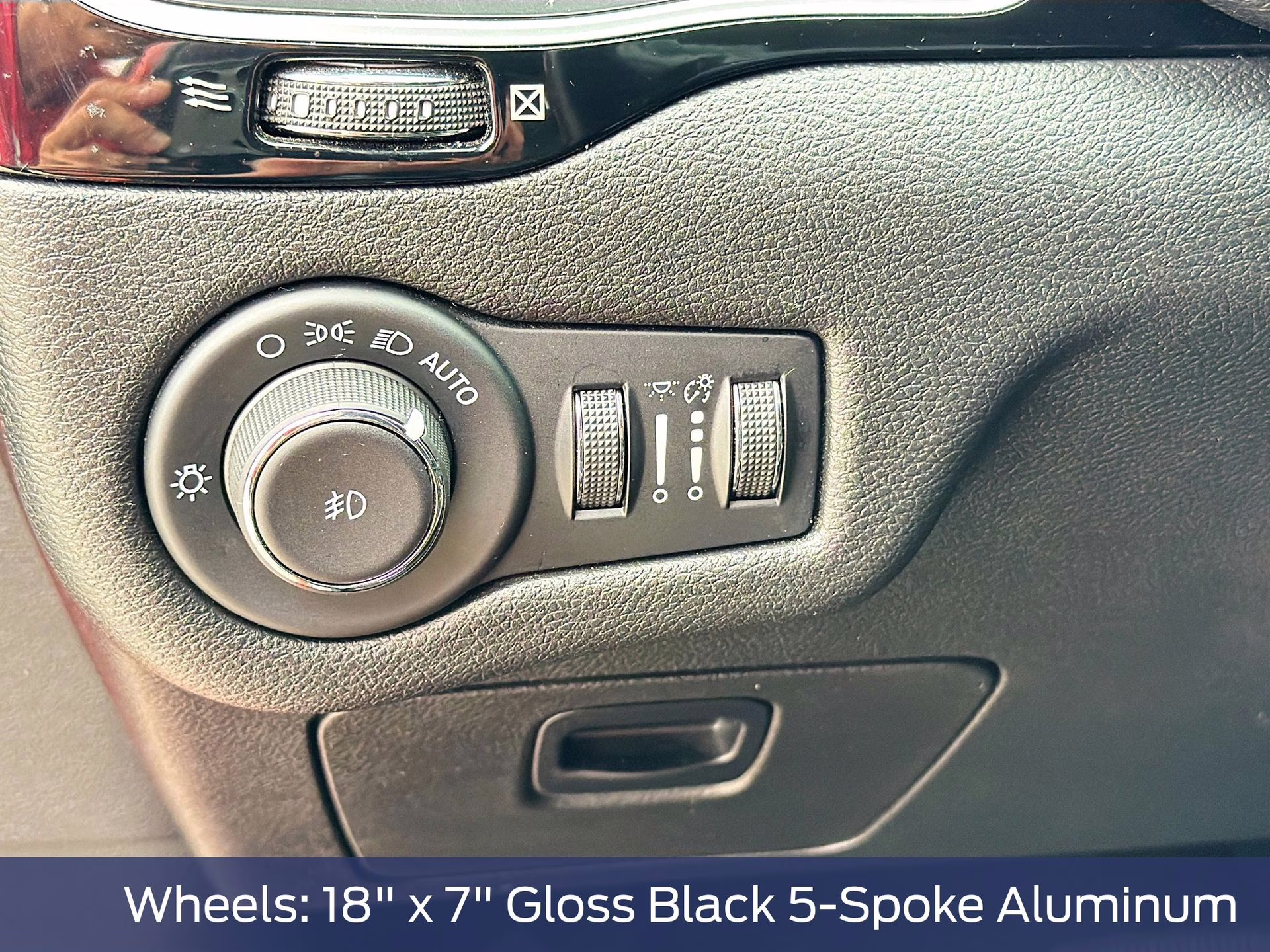 2021 Spitfire Orange Clearcoat Jeep Cherokee Altitude FWD SUV