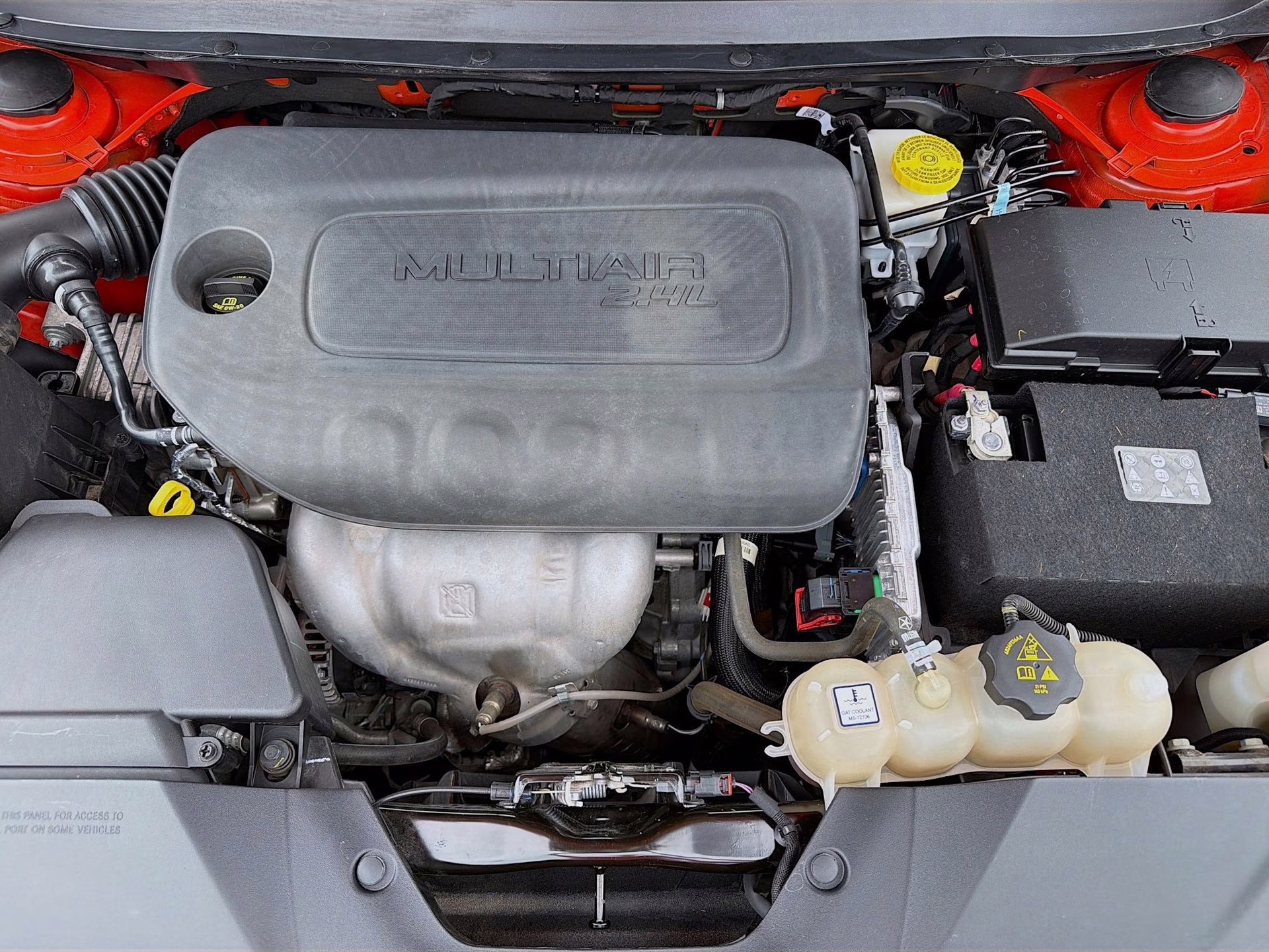 2021 Spitfire Orange Clearcoat Jeep Cherokee Altitude FWD SUV