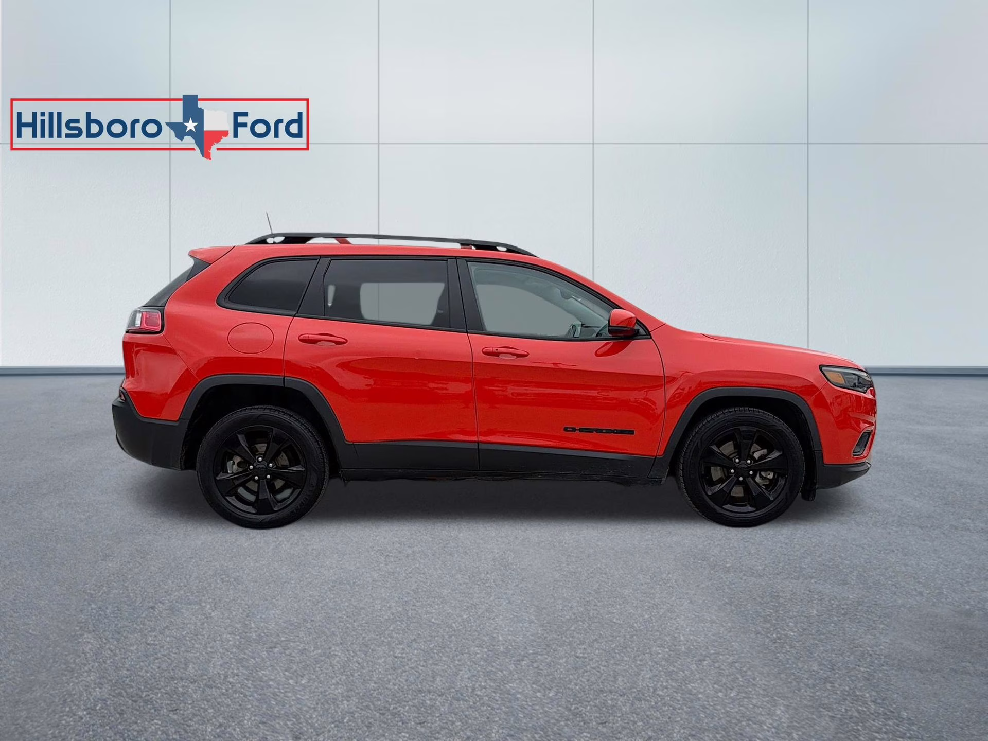 2021 Spitfire Orange Clearcoat Jeep Cherokee Altitude FWD SUV